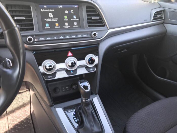 Hyundai Elantra - Image 2