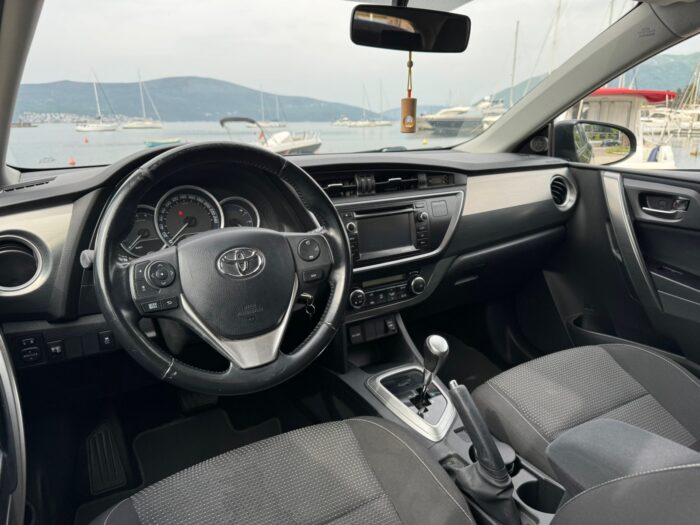 Toyota Auris Black - Image 6