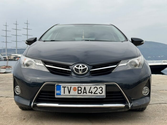 Toyota Auris Black - Image 2
