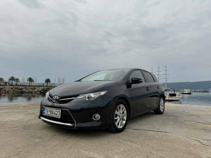 Toyota Auris Black - Image 9
