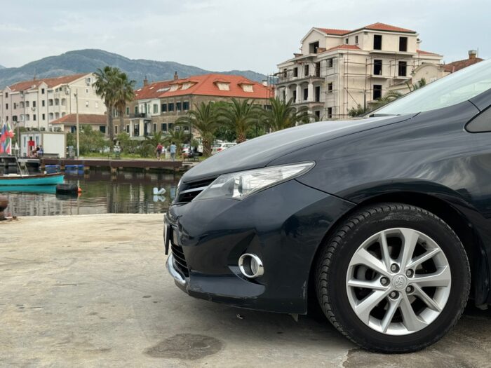 Toyota Auris Black - Image 8